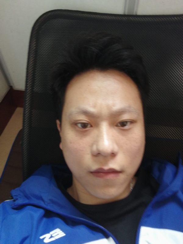 爱上的感觉的第一张照片--全国闪婚服务中心