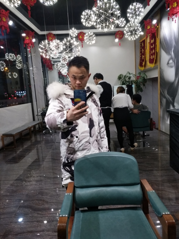简单的第一张照片--全国闪婚服务中心