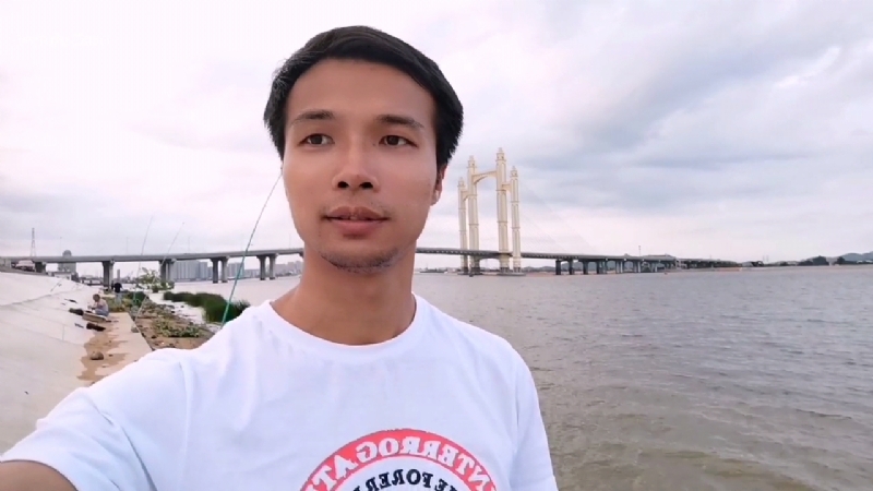 阿民的第一张照片--全国闪婚服务中心