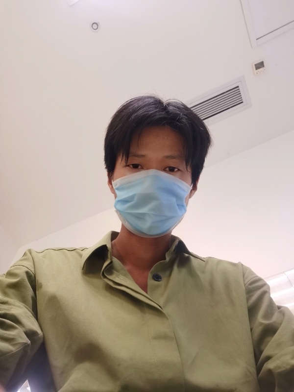 俗人的第一张照片--全国闪婚服务中心
