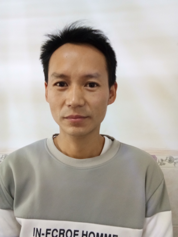 单亲爸爸的第一张照片--全国闪婚服务中心