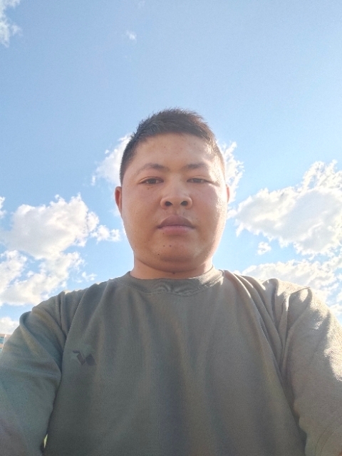 小马的第一张照片--全国闪婚服务中心
