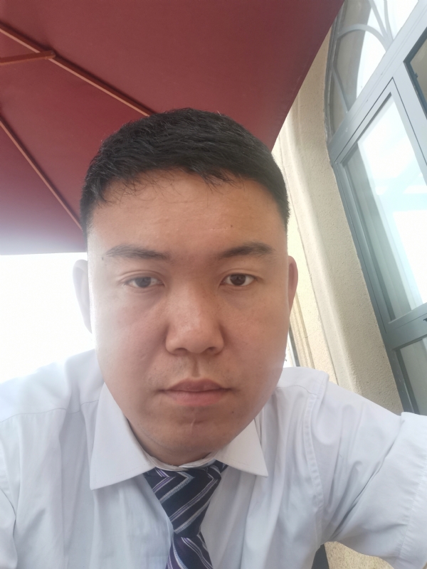 小龙哥的第一张照片--全国闪婚服务中心