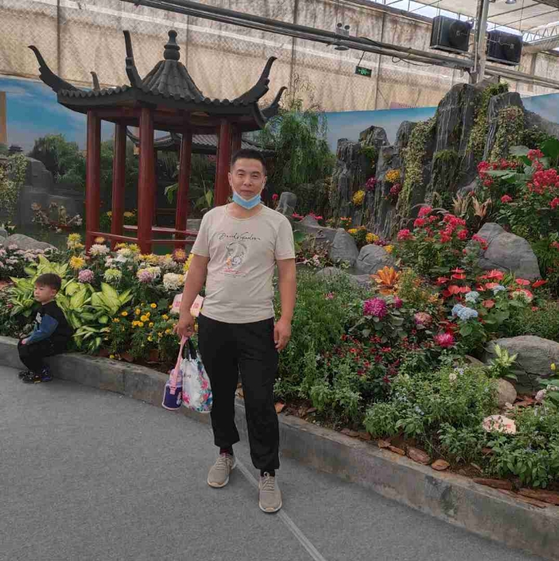 受伤的痴情男的第一张照片--全国闪婚服务中心