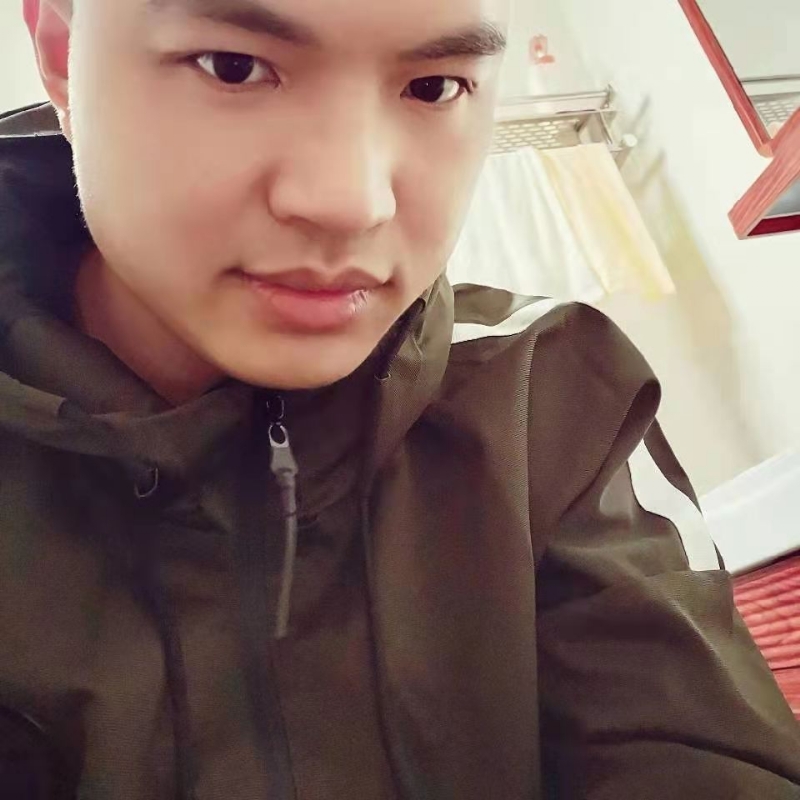 高大上的宅男的第二张照片--全国闪婚服务中心