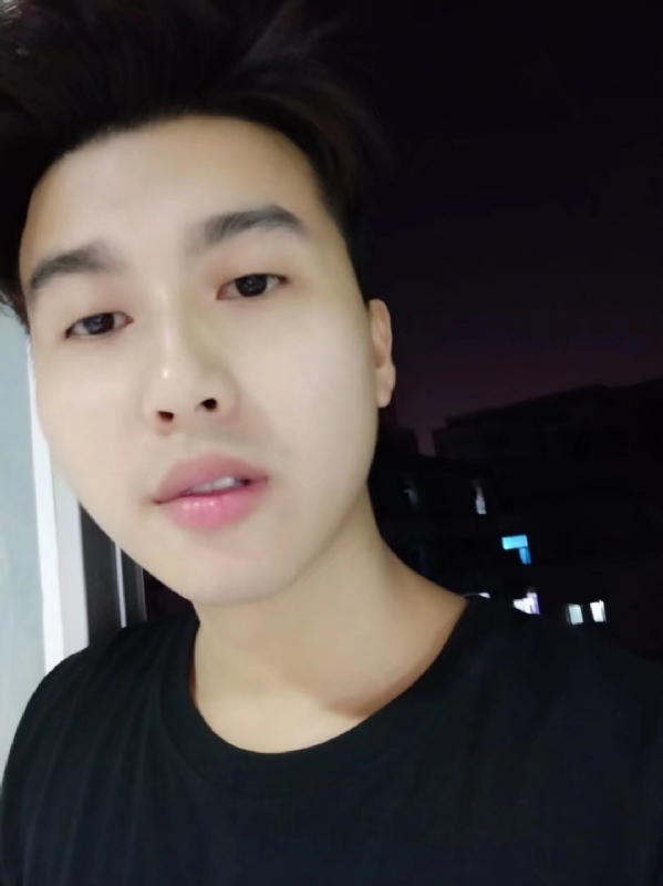 皮特王的第二张照片--全国闪婚服务中心