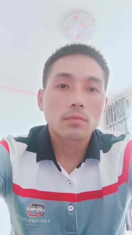 染红尘世的第二张照片--全国闪婚服务中心