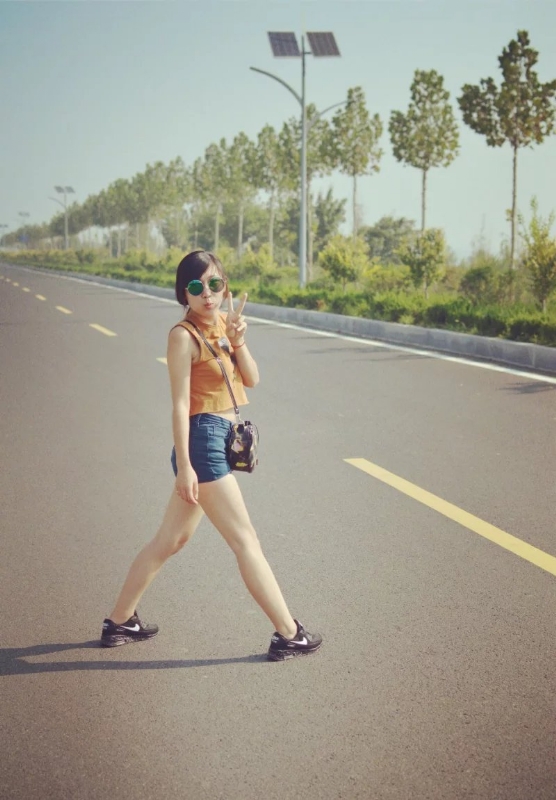 尤尤的第一张照片--全国闪婚服务中心