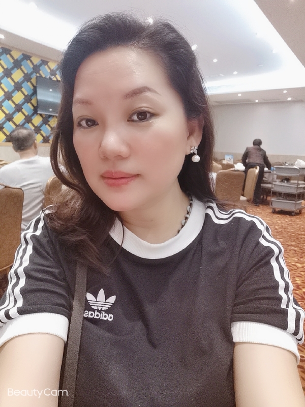 Amy的第一张照片--全国闪婚服务中心