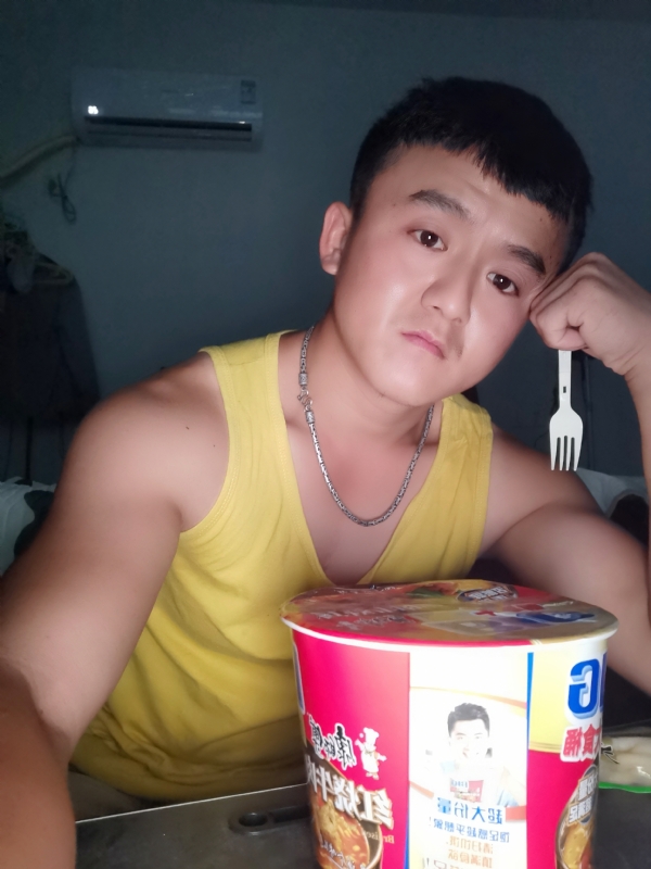 飞飞的第一张照片--全国闪婚服务中心