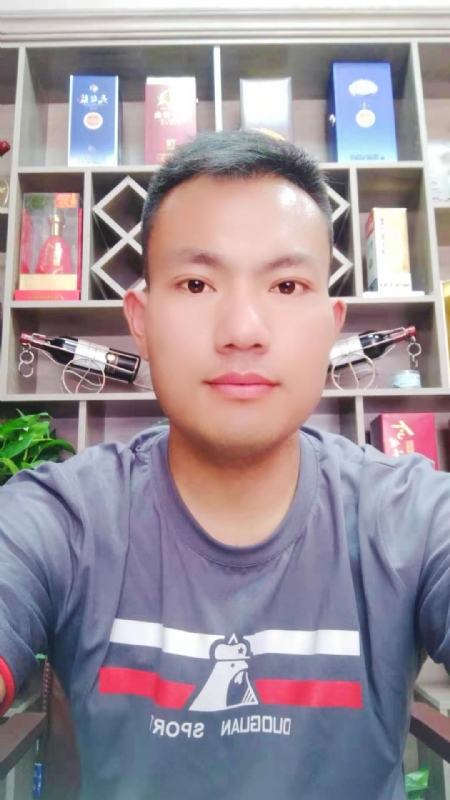 钱乾的第一张照片--全国闪婚服务中心