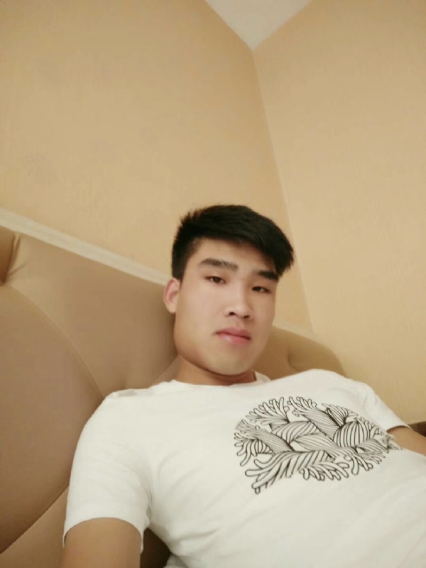 谁不曾孤单上路的第一张照片--全国闪婚服务中心