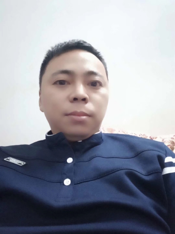 珍惜眼前人的第一张照片--全国闪婚服务中心