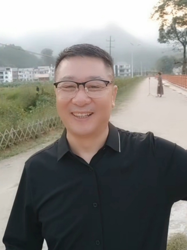 在這裡等你的第二张照片--全国闪婚服务中心
