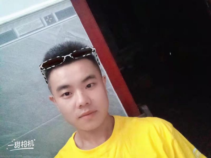 建国90周年的学渣的第一张照片--全国闪婚服务中心