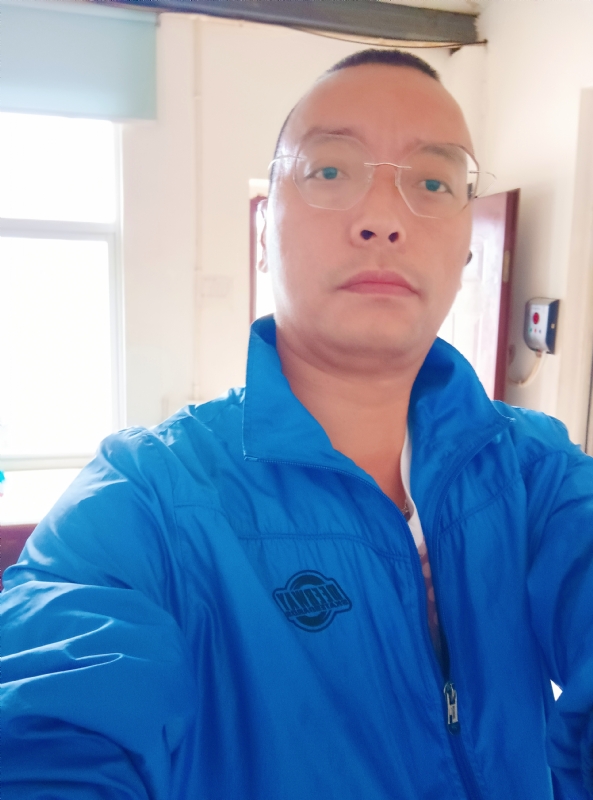 通海混混的第一张照片--全国闪婚服务中心