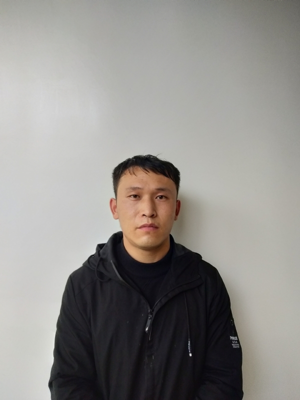 爱情的第一张照片--全国闪婚服务中心