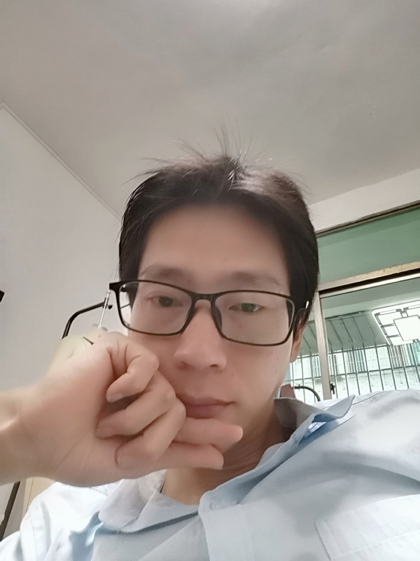 通的第一张照片--全国闪婚服务中心