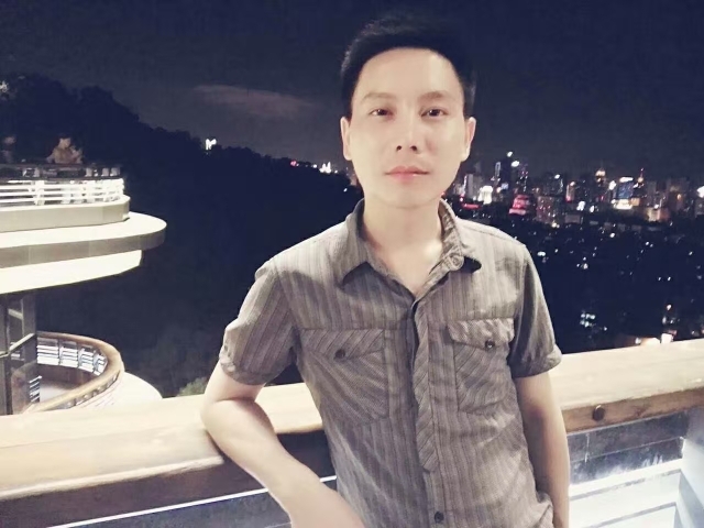 幕秋的第二张照片--全国闪婚服务中心