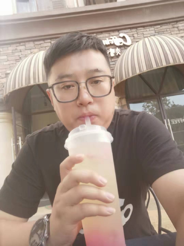 半旧情怀的第一张照片--全国闪婚服务中心