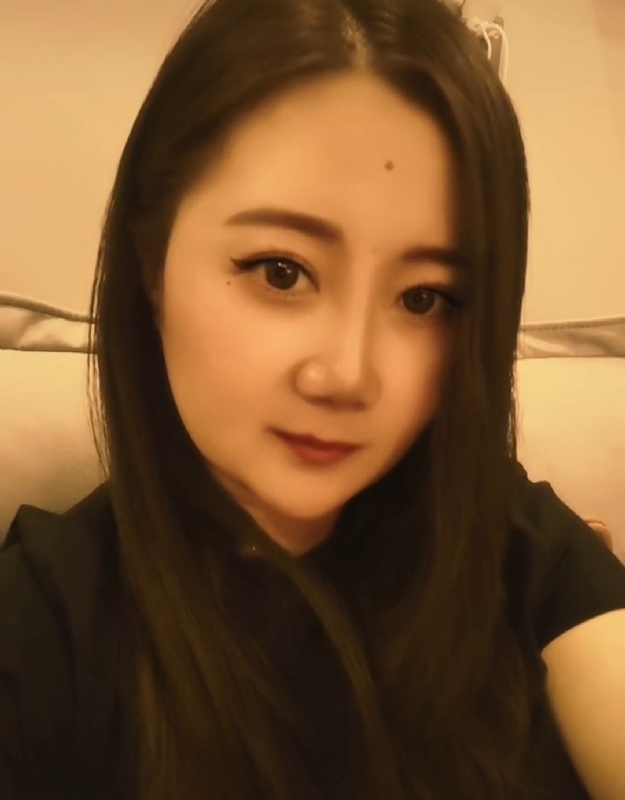 雯雯的第二张照片--全国闪婚服务中心