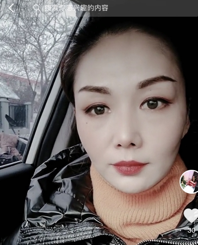 蔷薇的第一张照片--全国闪婚服务中心