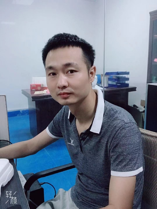 不忘初心的第一张照片--全国闪婚服务中心