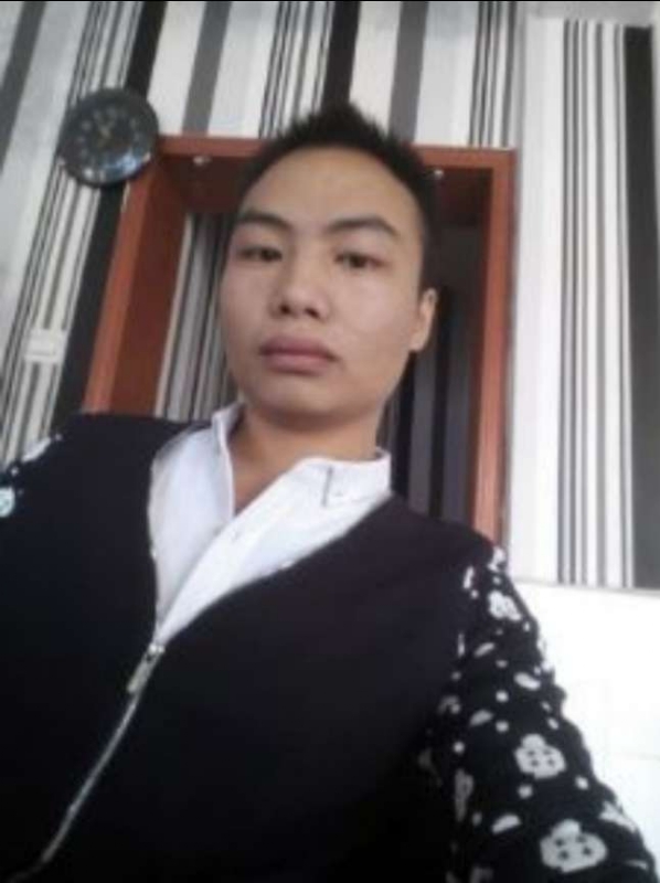 阿龙的第一张照片--全国闪婚服务中心