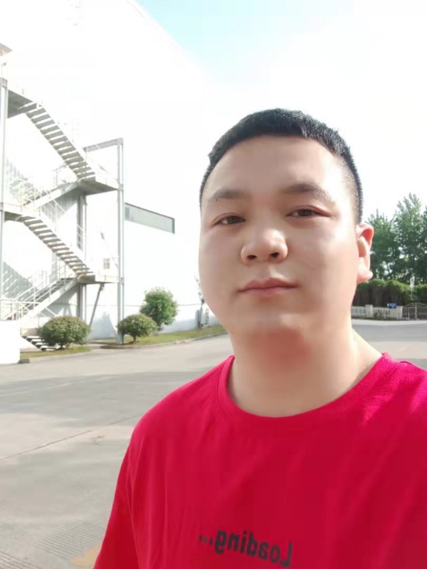 亮的第一张照片--全国闪婚服务中心