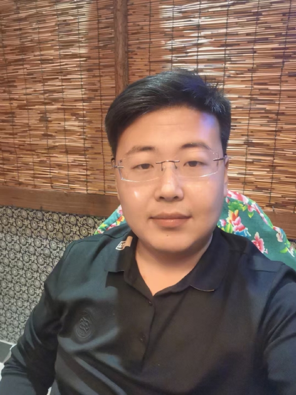 刘先生的第一张照片--全国闪婚服务中心