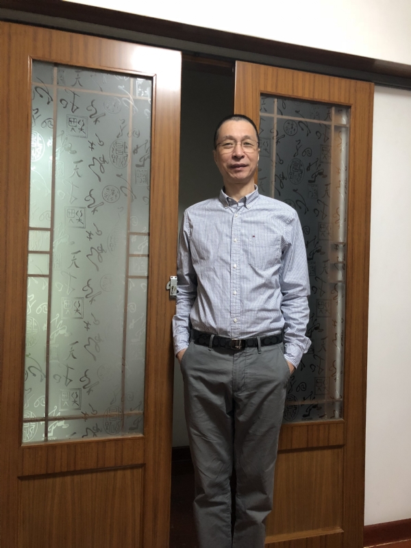星辰的第一张照片--全国闪婚服务中心