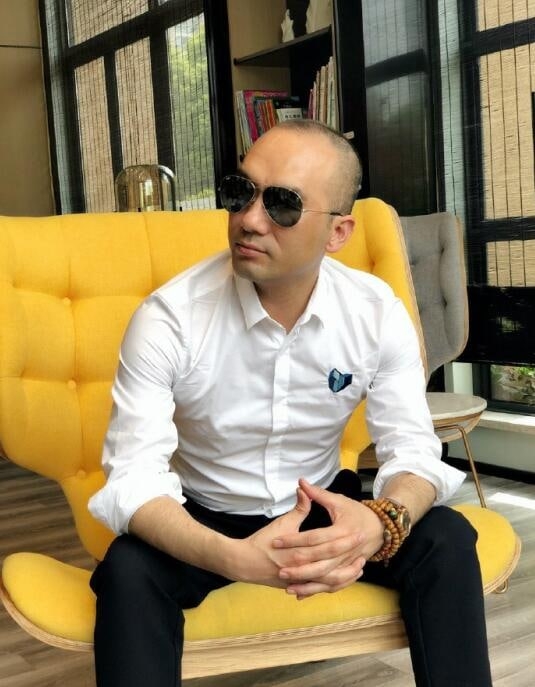 陈聚财的第二张照片--全国闪婚服务中心