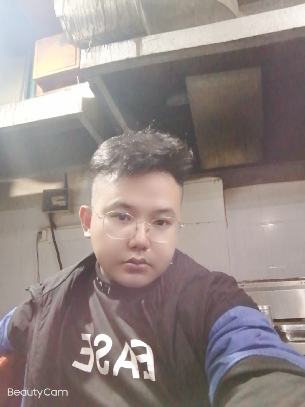棒哥的第一张照片--全国闪婚服务中心