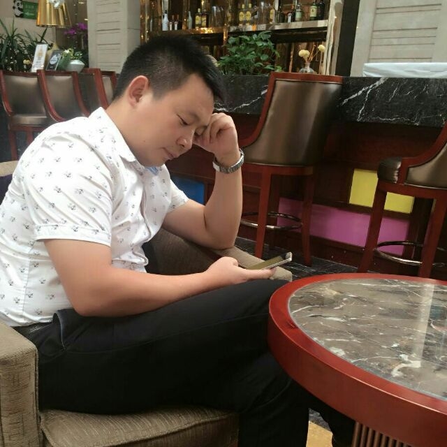高升的第一张照片--全国闪婚服务中心