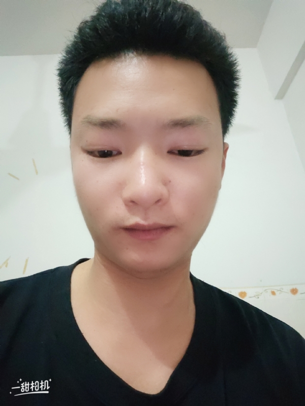 孤狼的第一张照片--全国闪婚服务中心