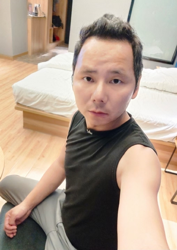 爱远的要命的第一张照片--全国闪婚服务中心