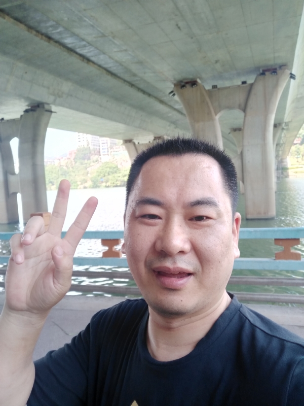 上人的第一张照片--全国闪婚服务中心