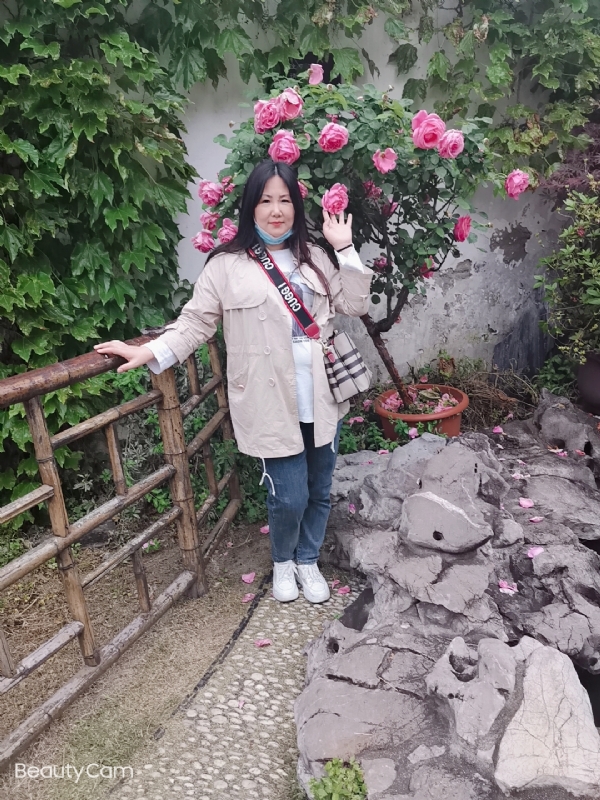 乖乖一女的第三张照片--全国闪婚服务中心