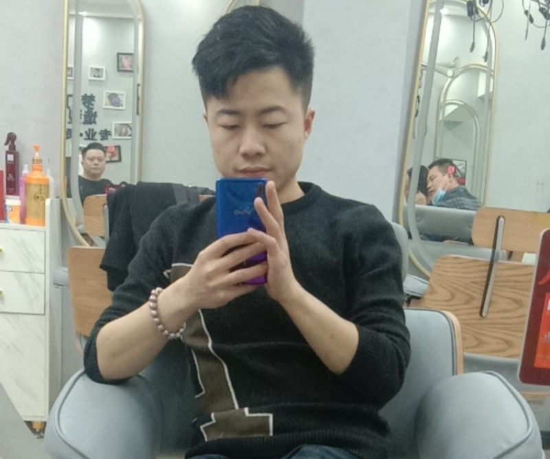 无法自拔的第一张照片--全国闪婚服务中心