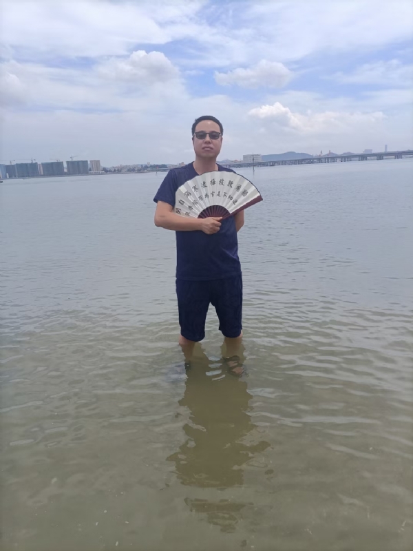 浪迹天涯的第一张照片--全国闪婚服务中心