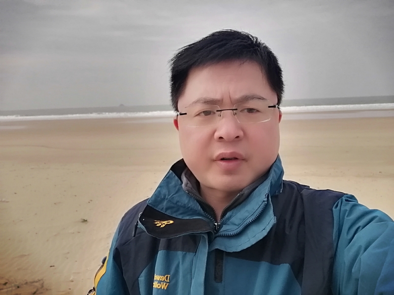 萧三歌的第一张照片--全国闪婚服务中心