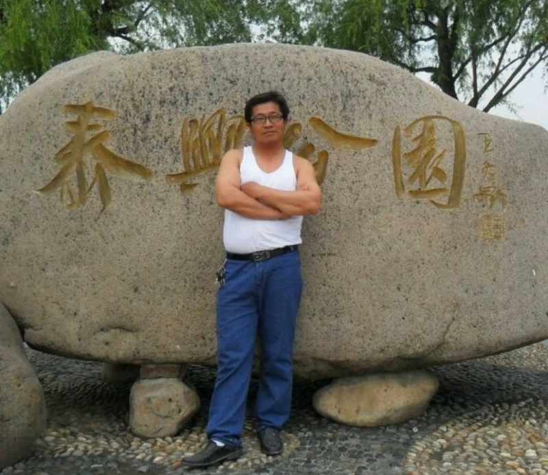 黑哥的第一张照片--全国闪婚服务中心