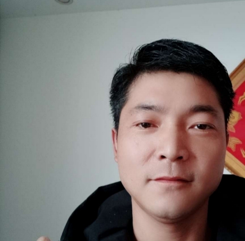 郝运的第一张照片--全国闪婚服务中心