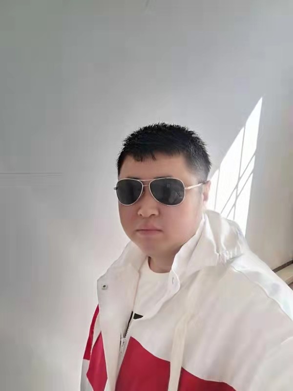 大漠叔叔的第一张照片--全国闪婚服务中心