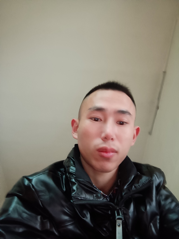 阿浩的第一张照片--全国闪婚服务中心