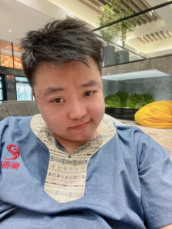 小恶魔的第一张照片--全国闪婚服务中心