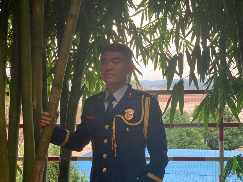 橘生淮南的第二张照片--全国闪婚服务中心