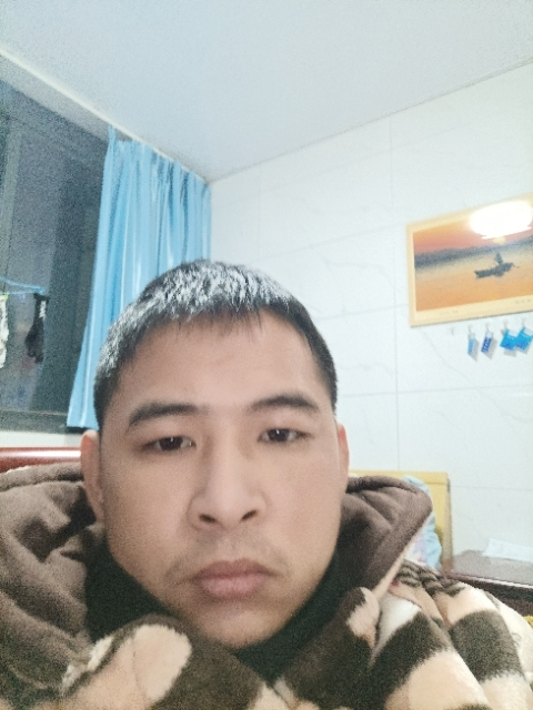 寂寞的第二张照片--全国闪婚服务中心