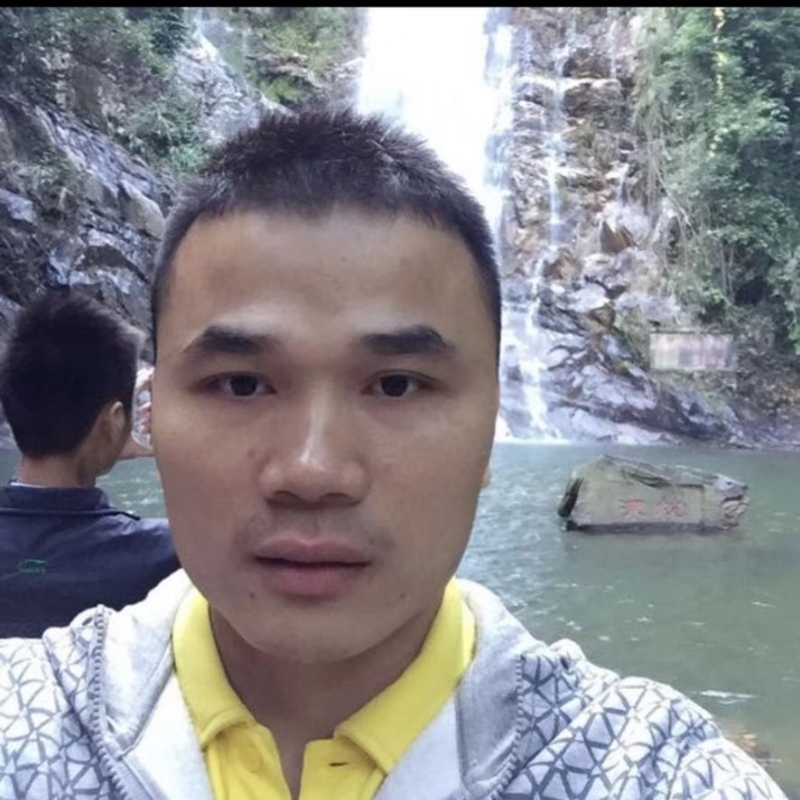 老梁的第一张照片--全国闪婚服务中心