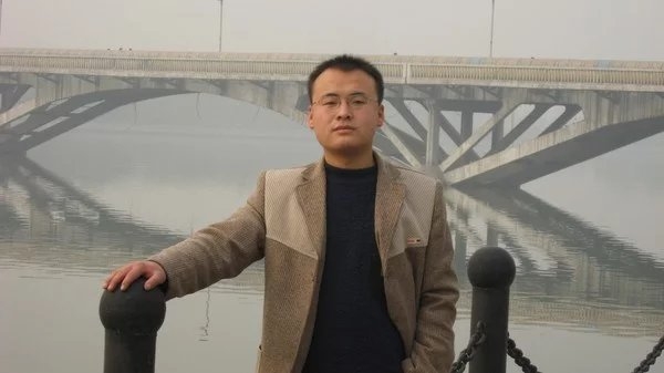 云中望月的第一张照片--全国闪婚服务中心
